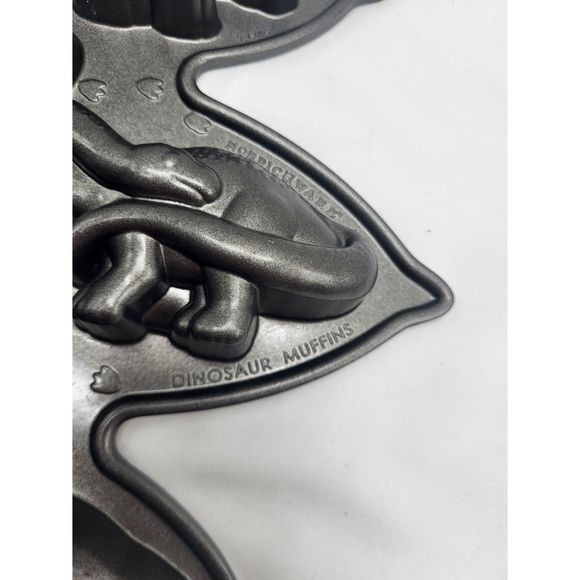 Nordic Ware Dinosaur Pan - Picture 4 of 5